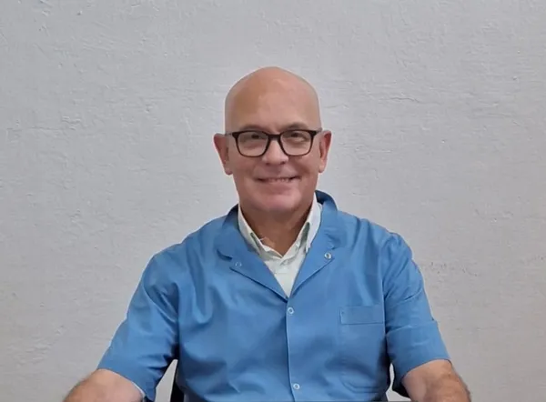 Dr. Victor Roberto Sánchez - Flebólogo